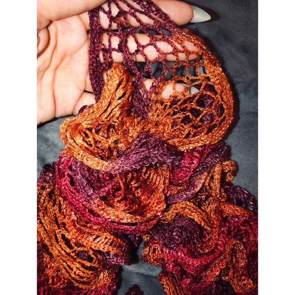 Fishnet Ruffle Knit Scarf Set - Picture 2 of 4